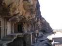 Общий вид буддистских пещер 