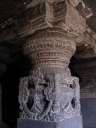 Кайласанатха, Эллора, Колонна левого бокового храма 