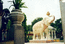 Слоник в боковом саду Лакшми Нарайян Мандира